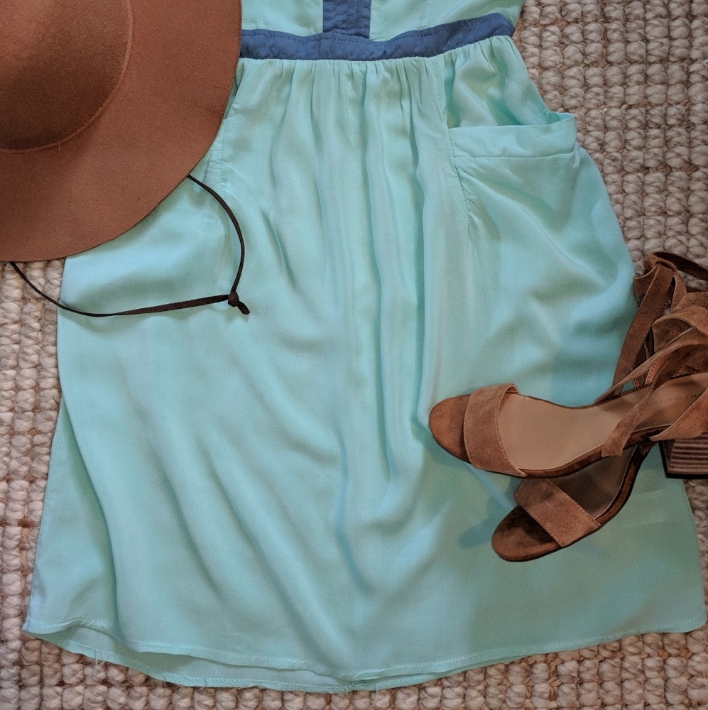 Dress - Picture 2 of 2